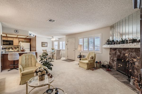 06 Living Room.jpg